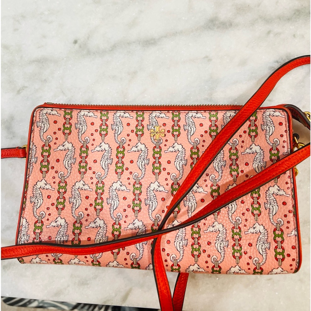Tory Burch 🐚🪸⛵️seahorse clutch purse with red removable strap. Limited Edition - Picture 4 of 7